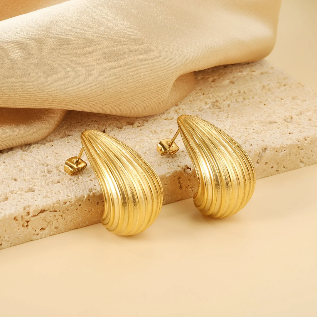 Ridged Teardrop Hoops