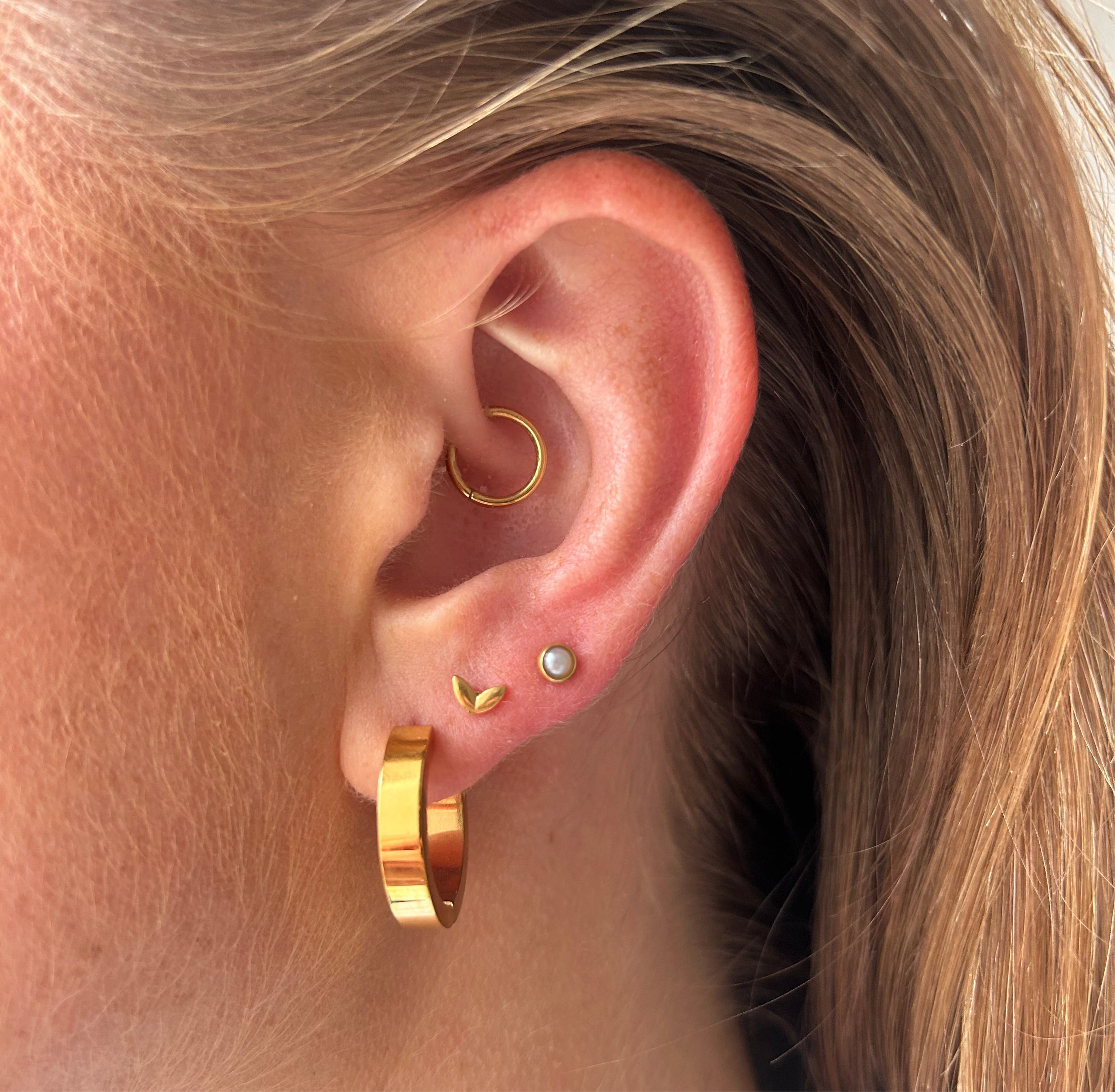 Classic Sleek Hoops Gold
