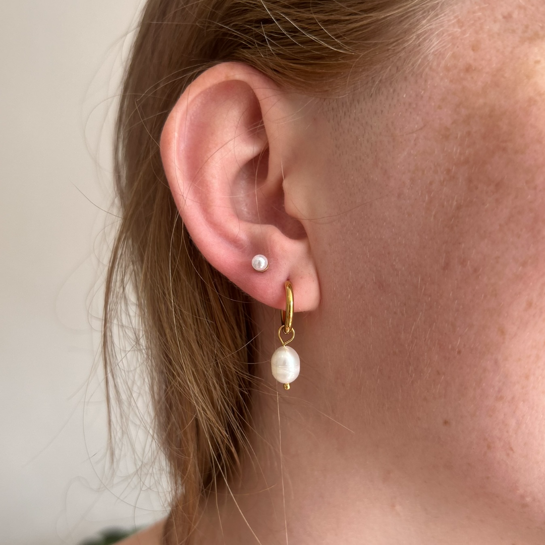 White Pearl Flat Back Studs Gold