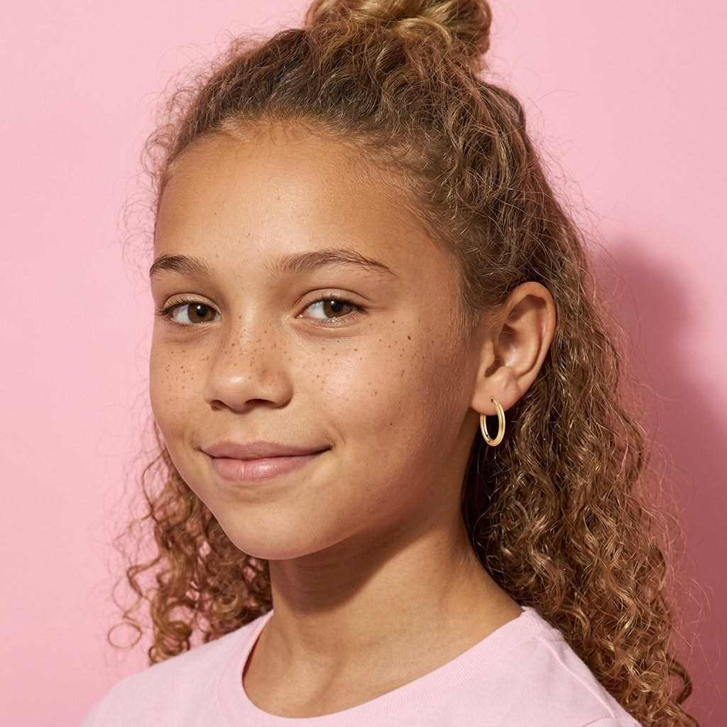 Everyday Hoops Gold worn by a smiling girl