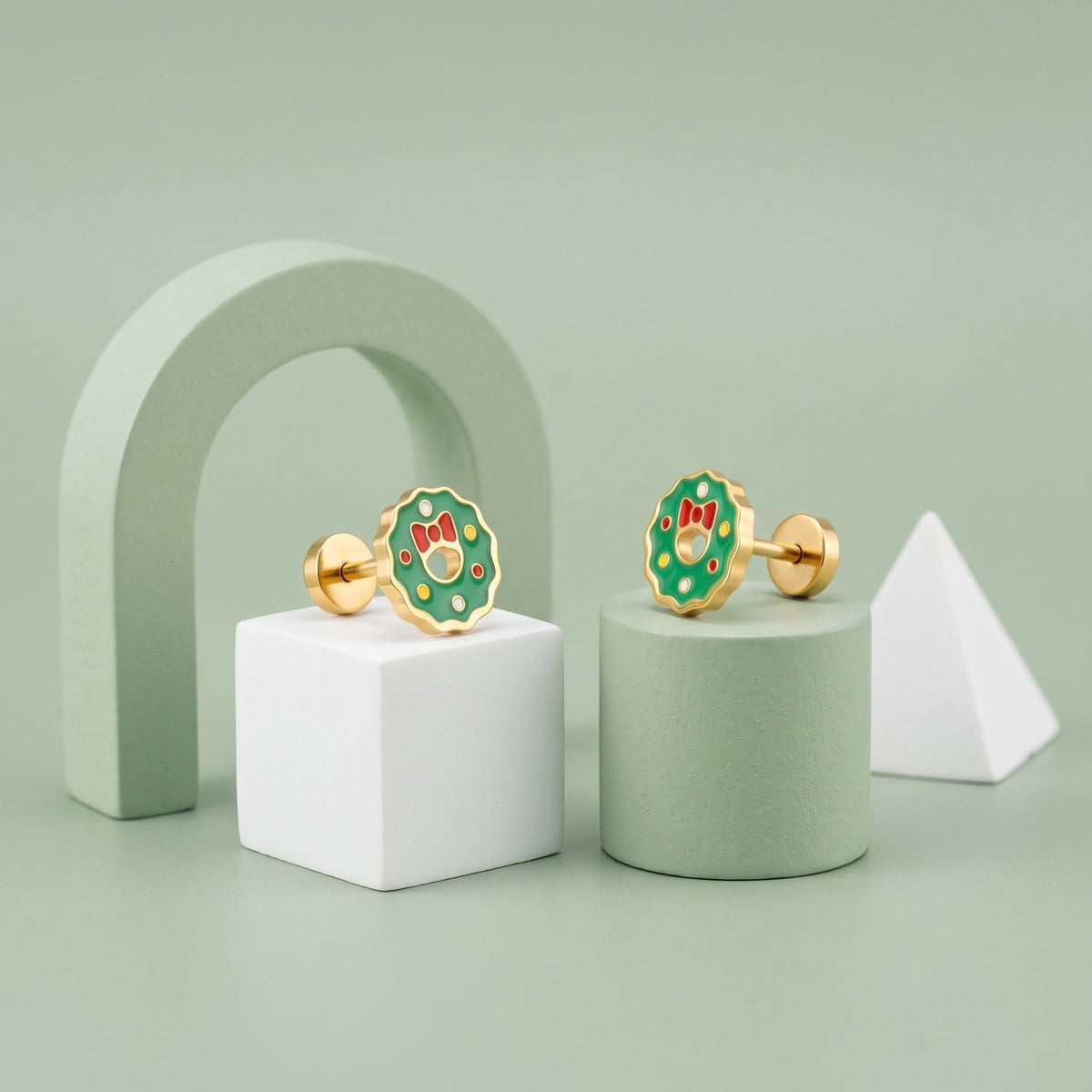 Wreath Flat Back Studs