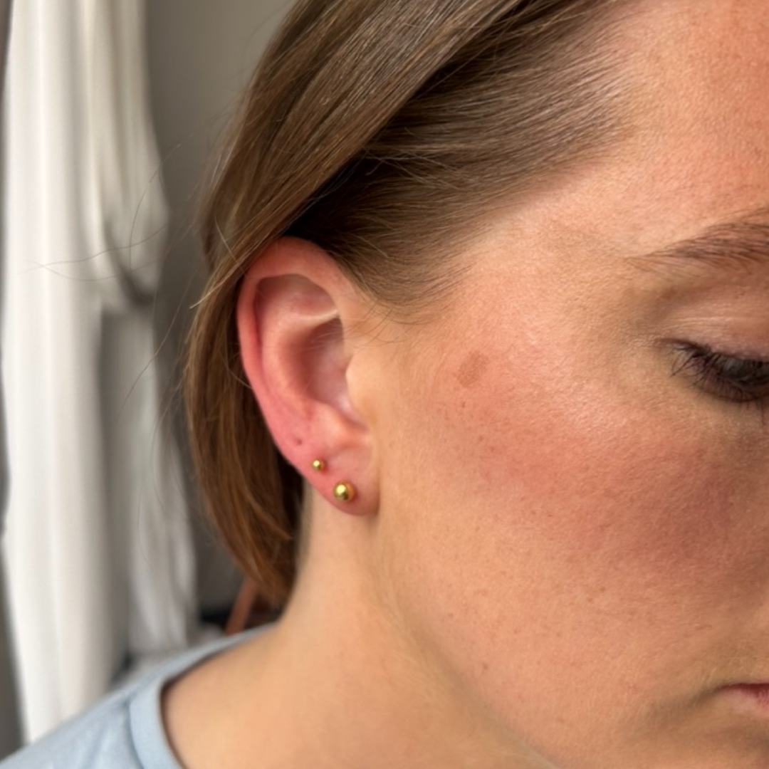 Screw Back Studs Gold