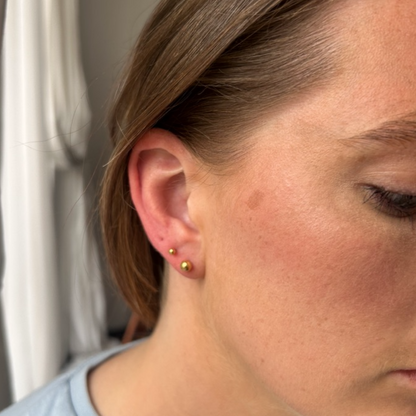 Screw Back Studs Gold